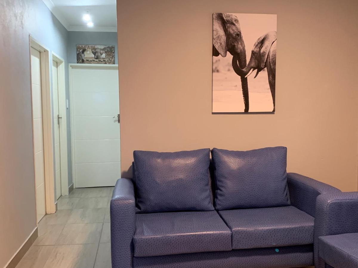 Elephant House, 2 Bedroom House, Next To Pilanesberg And Sun City Mogwase Buitenkant foto